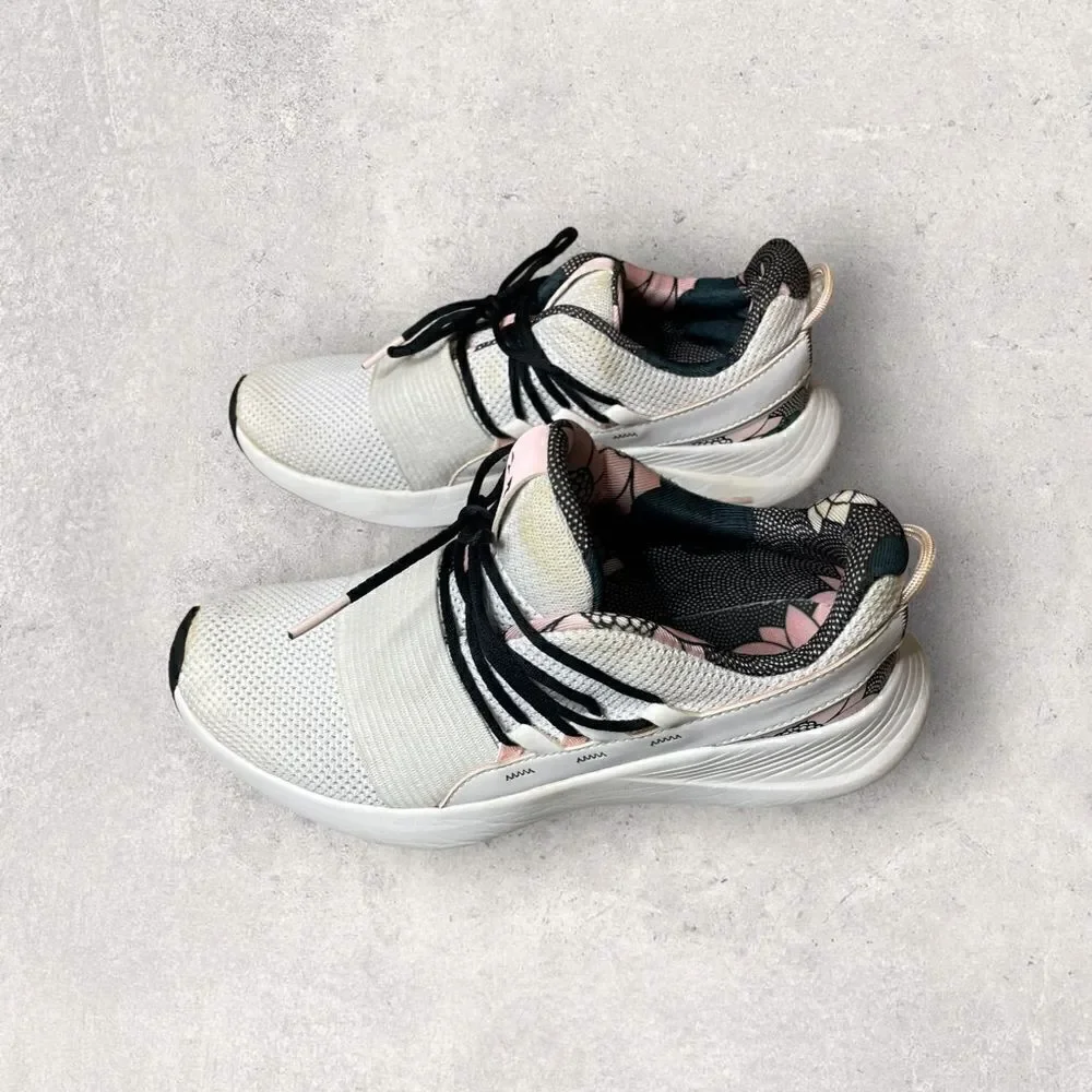 Under Armor Breathe Sneakers